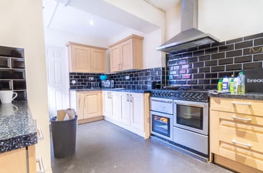 Queens Road, Jesmond, Newcastle - Image 2